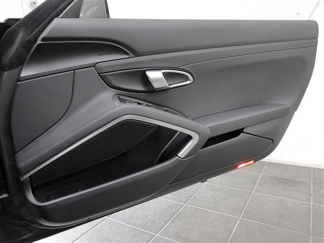 PORSCHE 911 2019 Image 31