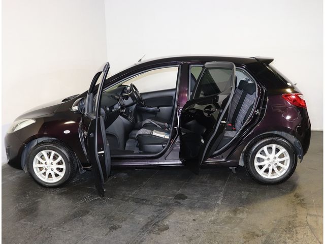 MAZDA DEMIO 2013 Image 31