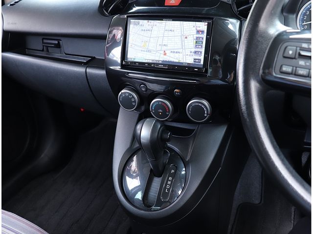 MAZDA DEMIO 2013 Image 31