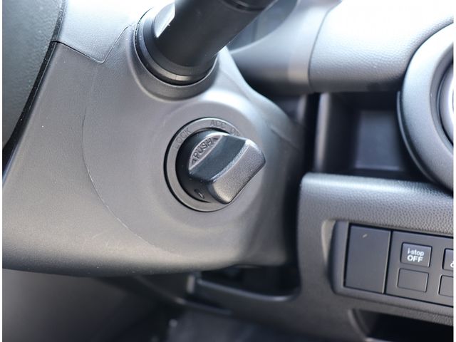 MAZDA DEMIO 2013 Image 31