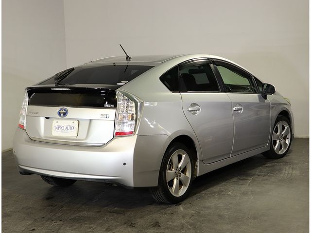 TOYOTA PRIUS 2010 Image 31