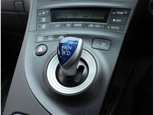 TOYOTA PRIUS 2010 Image 31