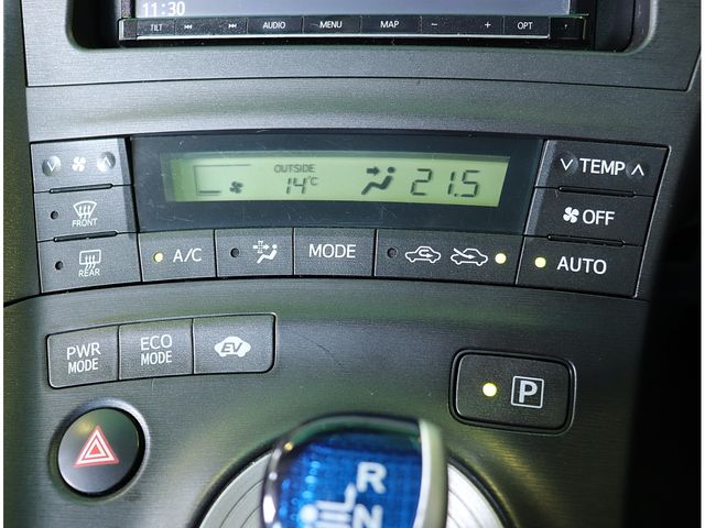 TOYOTA PRIUS 2010 Image 31
