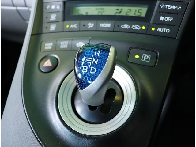 TOYOTA PRIUS 2010 Image 31