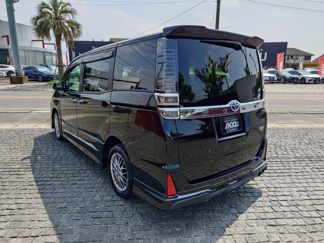 TOYOTA VOXY HYBRID 2020 Image 31