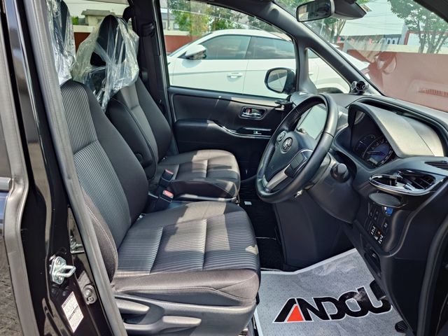 TOYOTA VOXY HYBRID 2020 Image 31