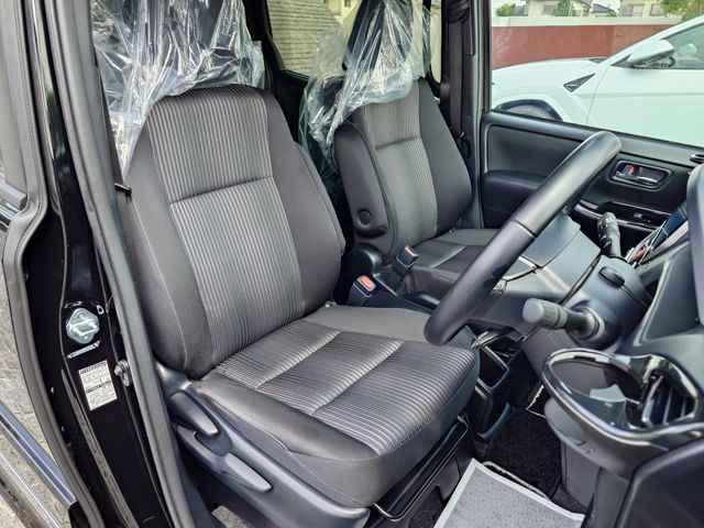 TOYOTA VOXY HYBRID 2020 Image 31