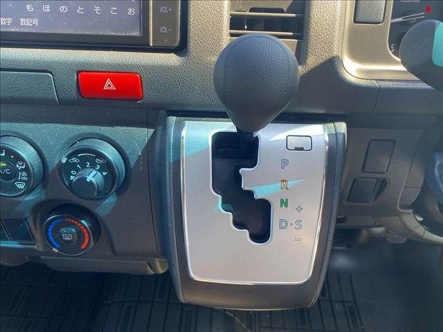 TOYOTA HIACE VAN 4WD 2024 Image 31