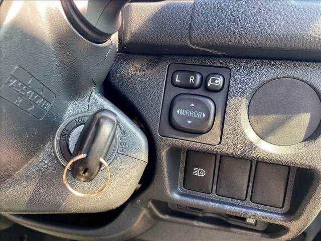 TOYOTA HIACE VAN 4WD 2024 Image 31