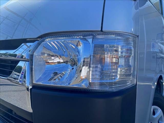 TOYOTA HIACE VAN 4WD 2024 Image 31