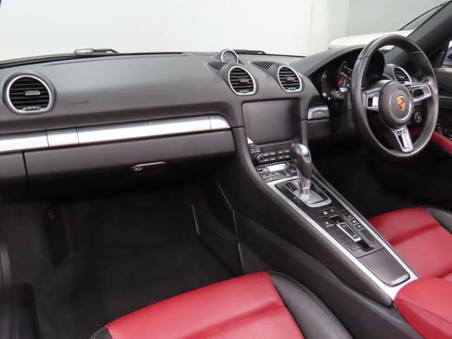 PORSCHE 718BOXSTER 2019 Image 31