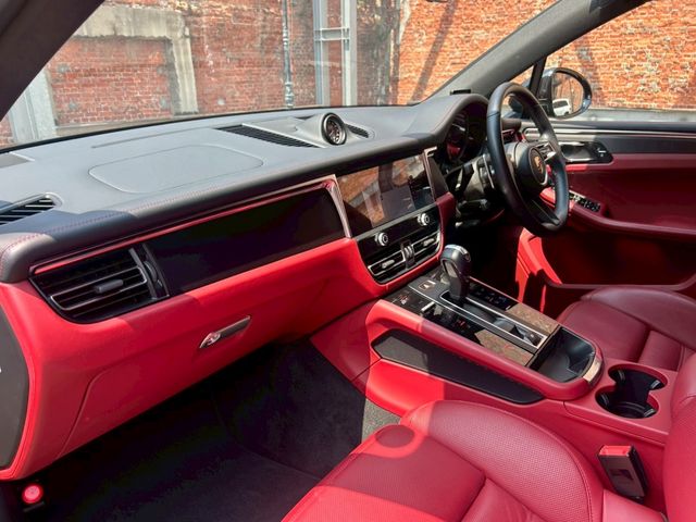 PORSCHE MACAN 2023 Image 31