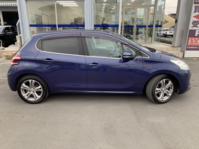 PEUGEOT 208 2013 Image 31