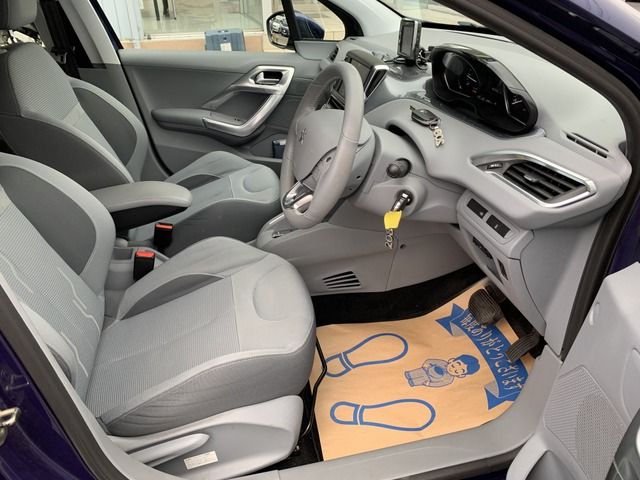 PEUGEOT 208 2013 Image 31