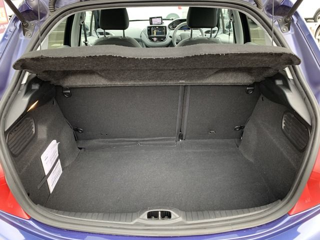 PEUGEOT 208 2013 Image 31