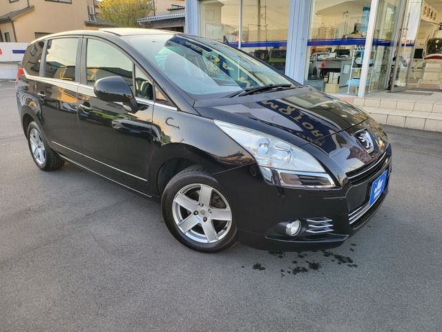 PEUGEOT 5008 2013 Image 31