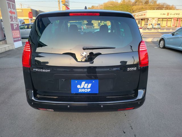 PEUGEOT 5008 2013 Image 31
