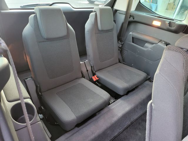 PEUGEOT 5008 2013 Image 31