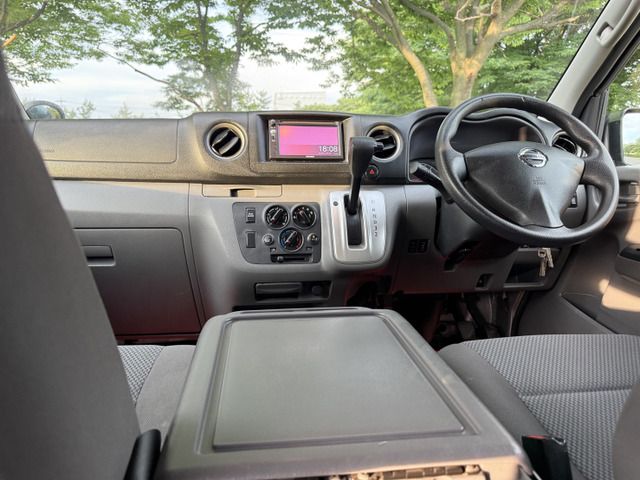 NISSAN NV350 CARAVAN 4WD 2013 Image 31