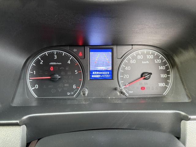 NISSAN NV350 CARAVAN 4WD 2013 Image 31