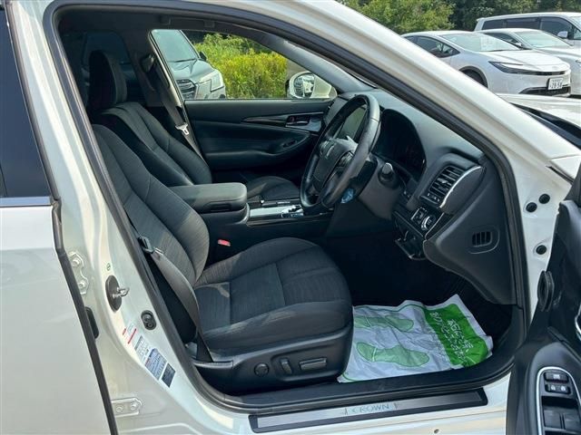 TOYOTA CROWN SEDAN 2015 Image 31