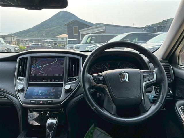TOYOTA CROWN SEDAN 2015 Image 31
