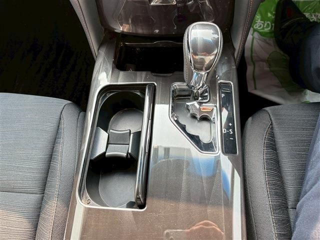 TOYOTA CROWN SEDAN 2015 Image 31