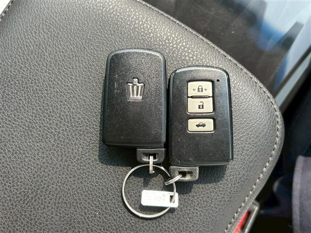 TOYOTA CROWN SEDAN 2015 Image 31