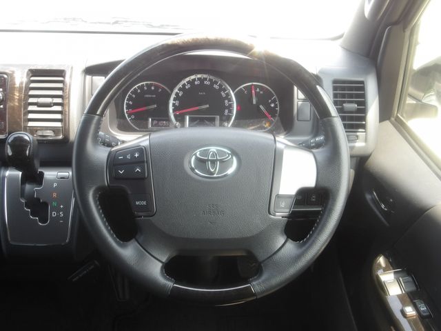 TOYOTA HIACE VAN 2WD 2019 Image 31