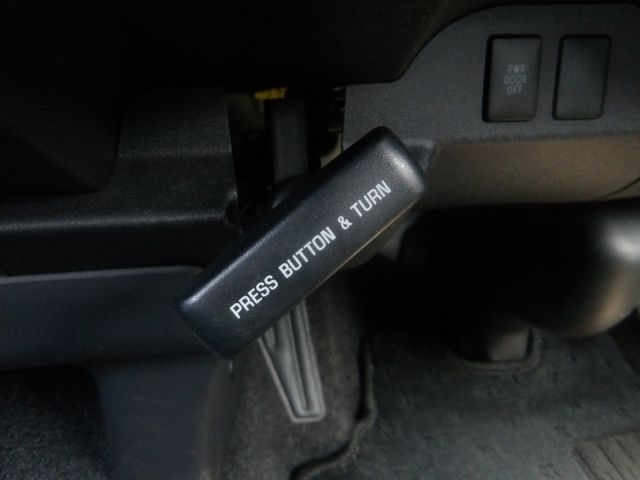 TOYOTA HIACE VAN 2WD 2019 Image 31