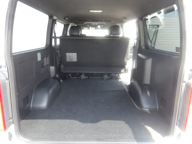 TOYOTA HIACE VAN 2WD 2019 Image 31