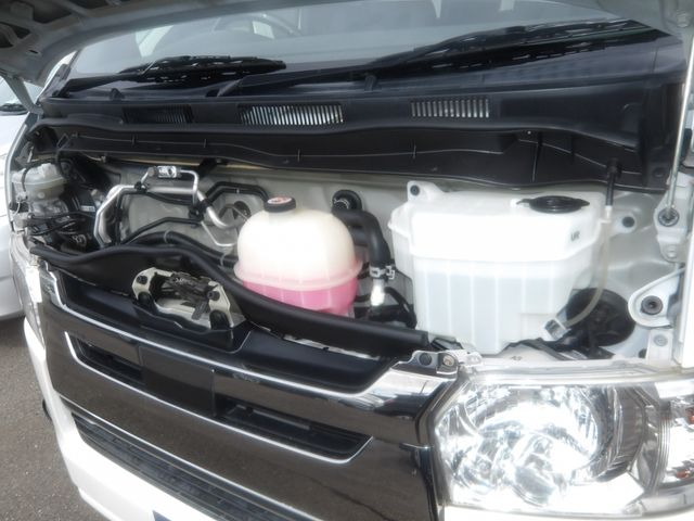 TOYOTA HIACE VAN 2WD 2019 Image 31