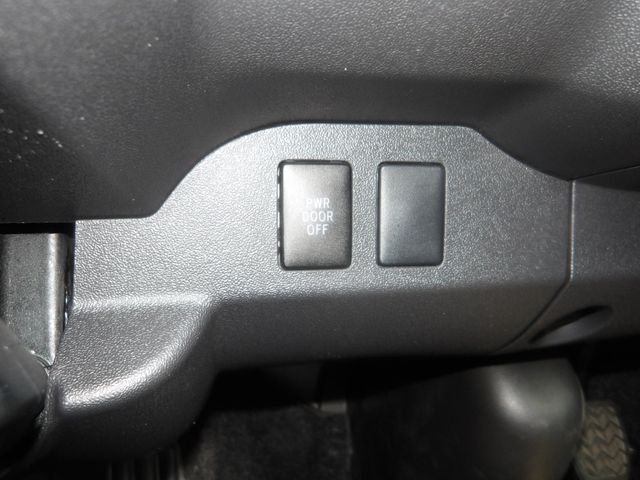 TOYOTA HIACE VAN 2WD 2019 Image 31