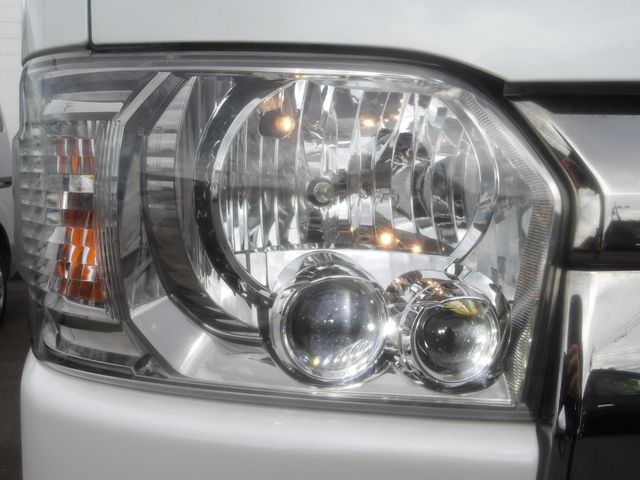 TOYOTA HIACE VAN 2WD 2019 Image 31