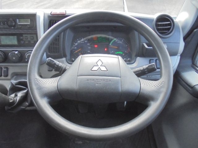 MITSUBISHI CANTER 2018 Image 31