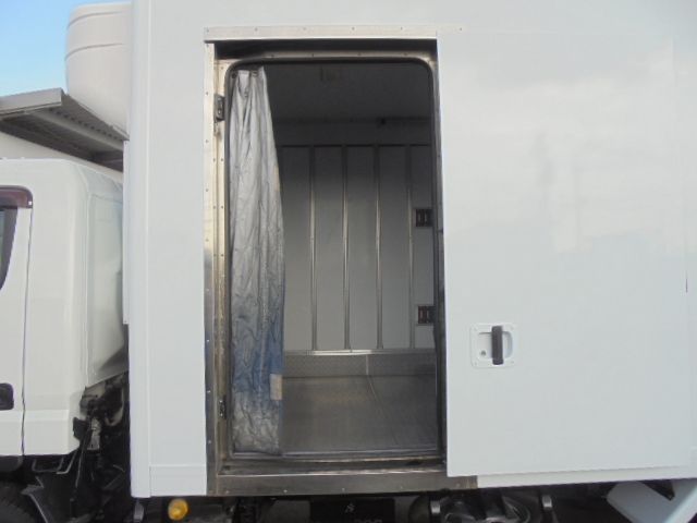 MITSUBISHI CANTER 2018 Image 31