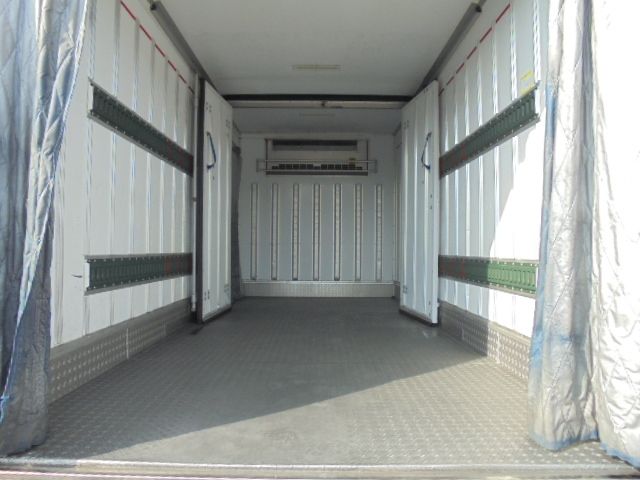 MITSUBISHI CANTER 2018 Image 31