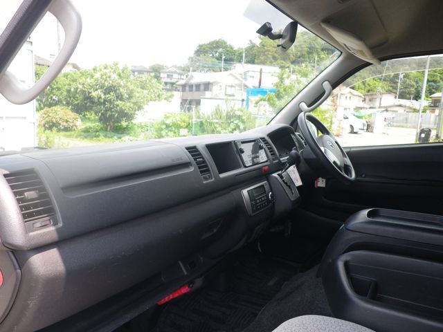 TOYOTA HIACE COMMUTER 4WD 2014 Image 31
