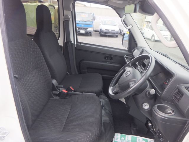 DAIHATSU HIJET CARGO 4WD 2019 Image 31