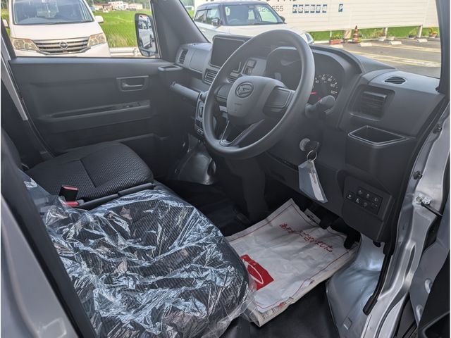 DAIHATSU HIJET CARGO 4WD 2025 Image 31