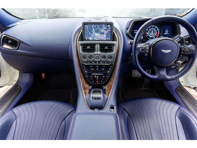 ASTON MARTIN ASTON MARTIN 2018 Image 31