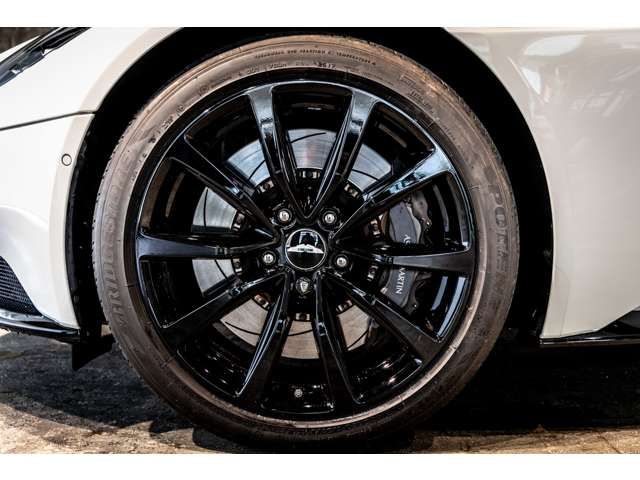 ASTON MARTIN ASTON MARTIN 2018 Image 31