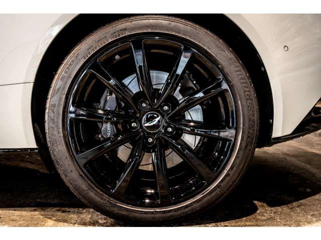 ASTON MARTIN ASTON MARTIN 2018 Image 31