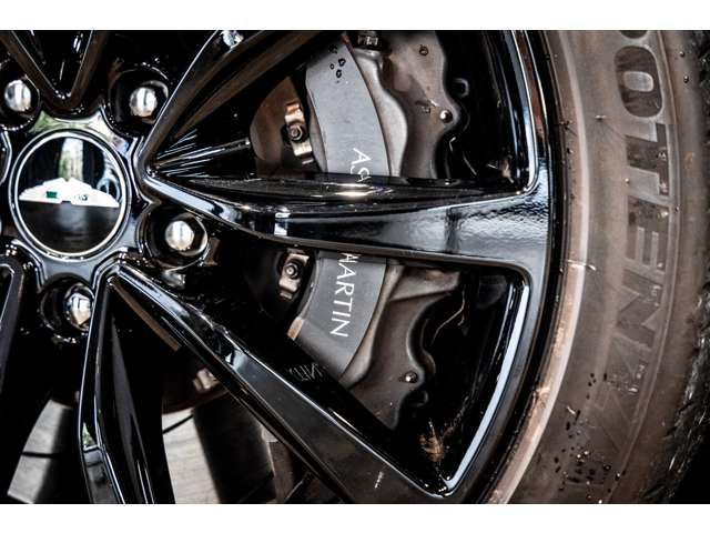 ASTON MARTIN ASTON MARTIN 2018 Image 31
