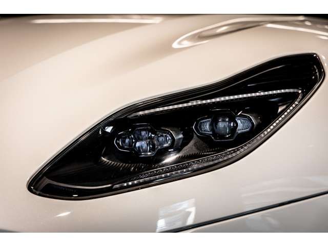 ASTON MARTIN ASTON MARTIN 2018 Image 31