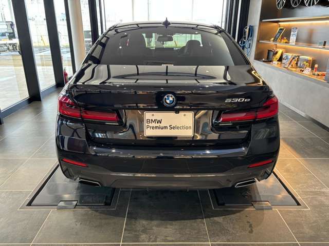 BMW 5SERIES SEDAN 2022 Image 31