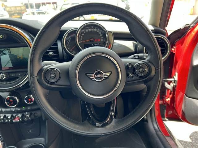 BMW MINI 2019 Image 31