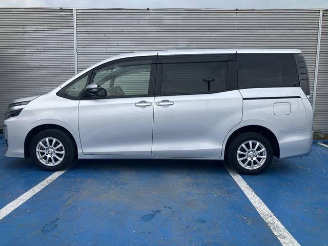 TOYOTA VOXY 4WD 2014 Image 31