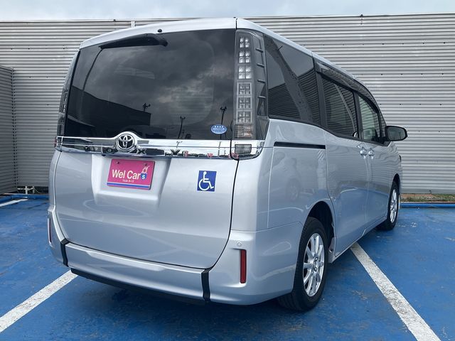 TOYOTA VOXY 4WD 2014 Image 31