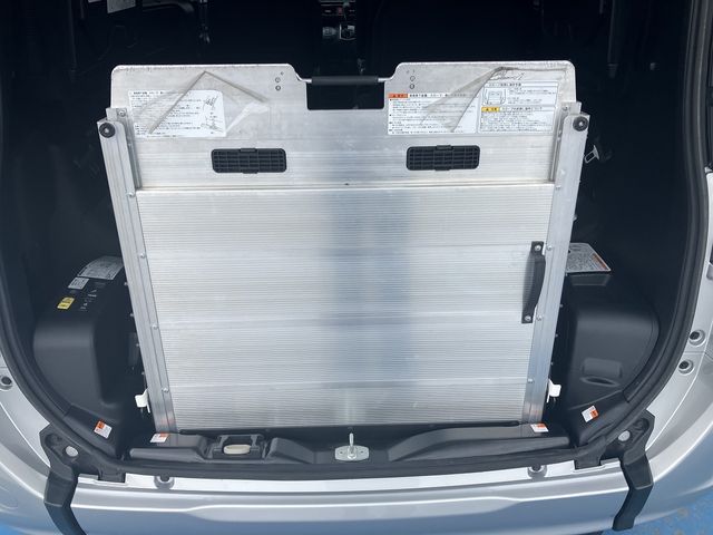 TOYOTA VOXY 4WD 2014 Image 31